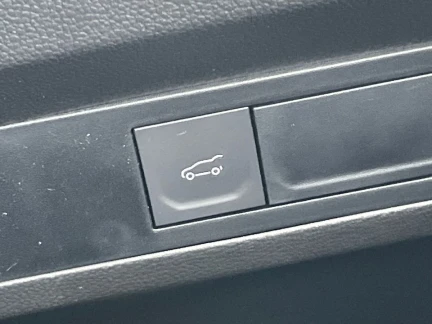 Vehicle Thumbnail 30