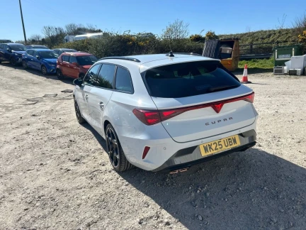 Vehicle Thumbnail 32