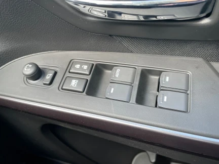 Vehicle Thumbnail 13