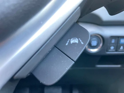 Vehicle Thumbnail 24