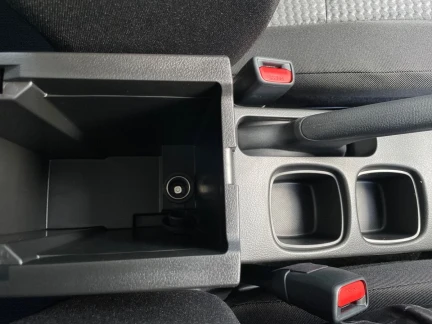 Vehicle Thumbnail 30