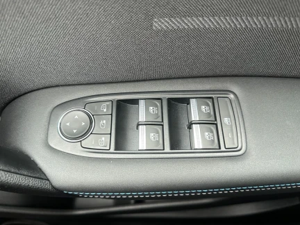 Vehicle Thumbnail 13