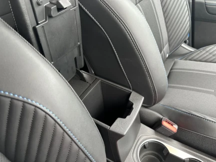 Vehicle Thumbnail 30