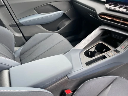 Vehicle Thumbnail 11