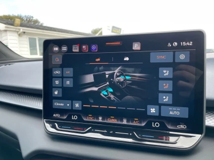 Vehicle Thumbnail 12