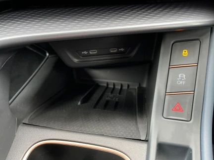 Vehicle Thumbnail 25