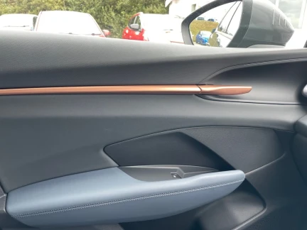 Vehicle Thumbnail 28