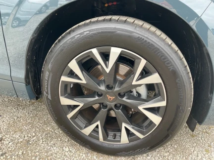 Vehicle Thumbnail 38