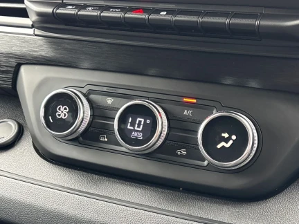 Vehicle Thumbnail 12