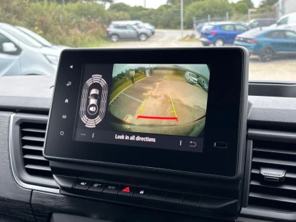 Vehicle Thumbnail 16