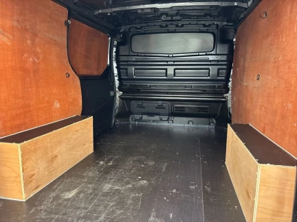 Vehicle Thumbnail 20