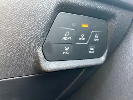 Vehicle Thumbnail 30