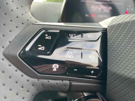 Vehicle Thumbnail 18