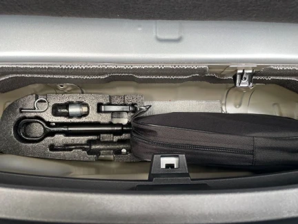 Vehicle Thumbnail 21