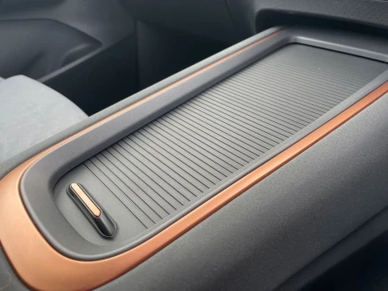 Vehicle Thumbnail 24