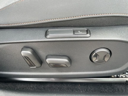 Vehicle Thumbnail 28