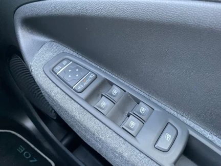 Vehicle Thumbnail 14