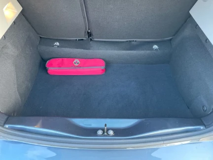 Vehicle Thumbnail 21