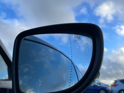 Vehicle Thumbnail 28