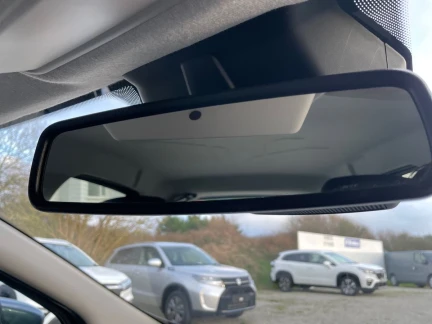 Vehicle Thumbnail 32