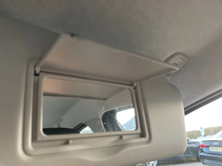 Vehicle Thumbnail 33