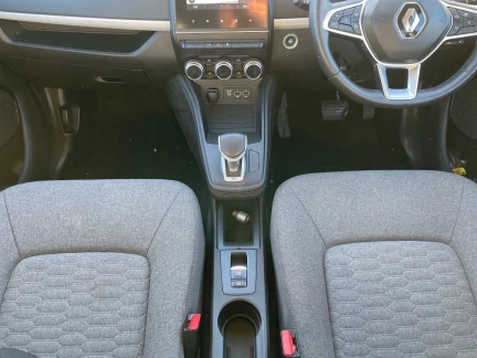 Vehicle Thumbnail 12