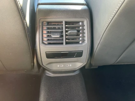 Vehicle Thumbnail 30