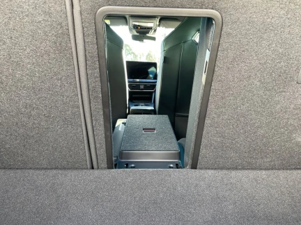 Vehicle Thumbnail 32