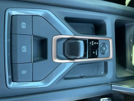 Vehicle Thumbnail 37