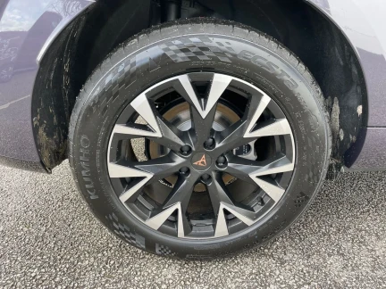 Vehicle Thumbnail 26