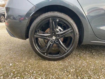 Vehicle Thumbnail 25