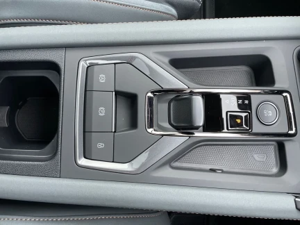 Vehicle Thumbnail 40