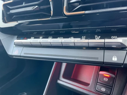 Vehicle Thumbnail 12