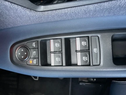 Vehicle Thumbnail 13