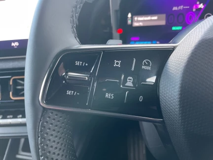 Vehicle Thumbnail 18