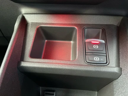 Vehicle Thumbnail 30