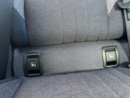 Vehicle Thumbnail 34