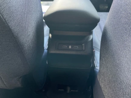 Vehicle Thumbnail 36