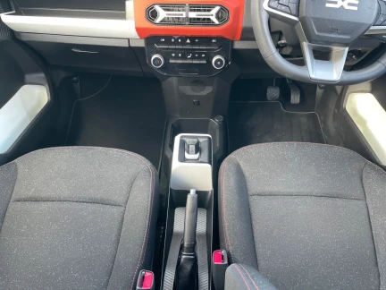 Vehicle Thumbnail 12