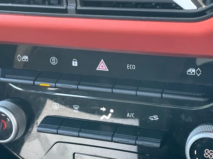 Vehicle Thumbnail 14