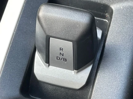 Vehicle Thumbnail 24