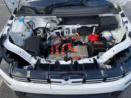 Vehicle Thumbnail 38