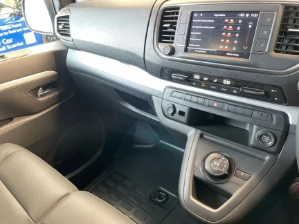 Vehicle Thumbnail 11