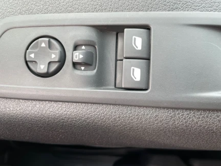 Vehicle Thumbnail 14