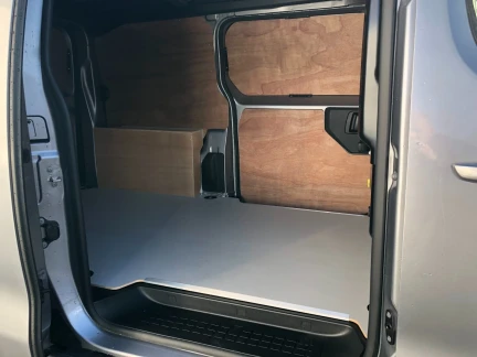 Vehicle Thumbnail 21