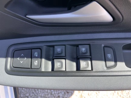 Vehicle Thumbnail 13