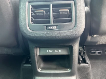 Vehicle Thumbnail 34