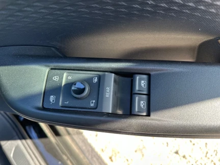 Vehicle Thumbnail 13