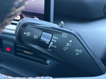 Vehicle Thumbnail 30