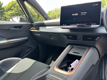 Vehicle Thumbnail 11